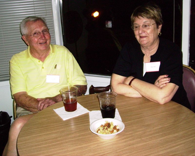 0003-reunion2009-DonandMaryNeff.JPG