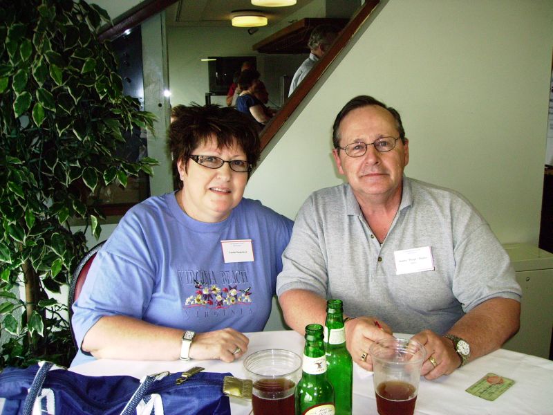 0015-reunion2009-JoanneandStanleyHupkowicz.JPG